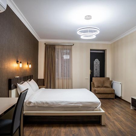 Siberia Hotel Τυφλίδα Εξωτερικό φωτογραφία A room at the hotel
