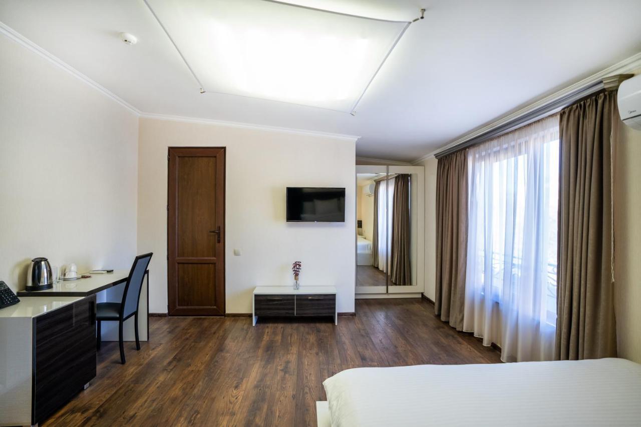 Siberia Hotel Τυφλίδα Εξωτερικό φωτογραφία A typical studio apartment