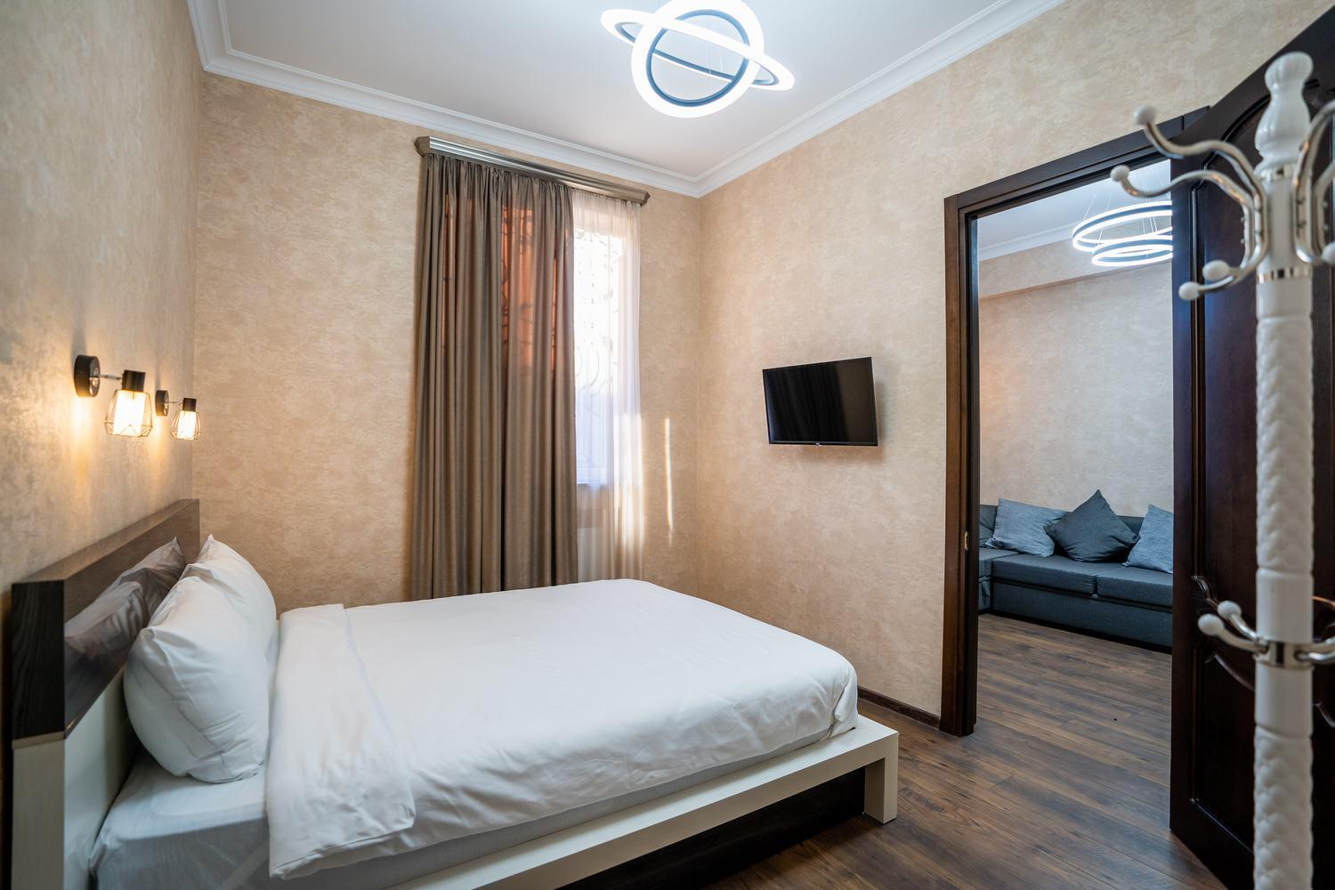 Siberia Hotel Τυφλίδα Δωμάτιο φωτογραφία Family room